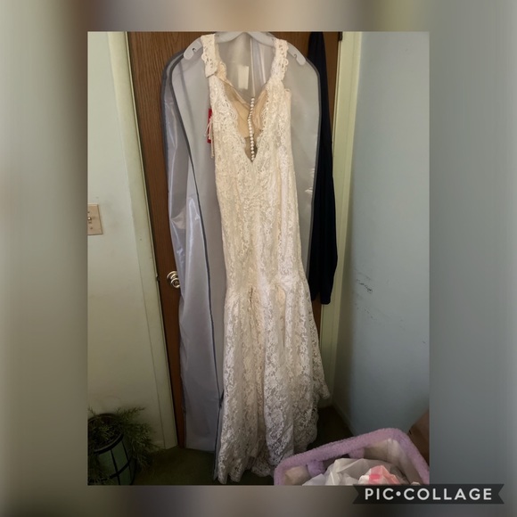 Wedding dress - Picture 4 of 5